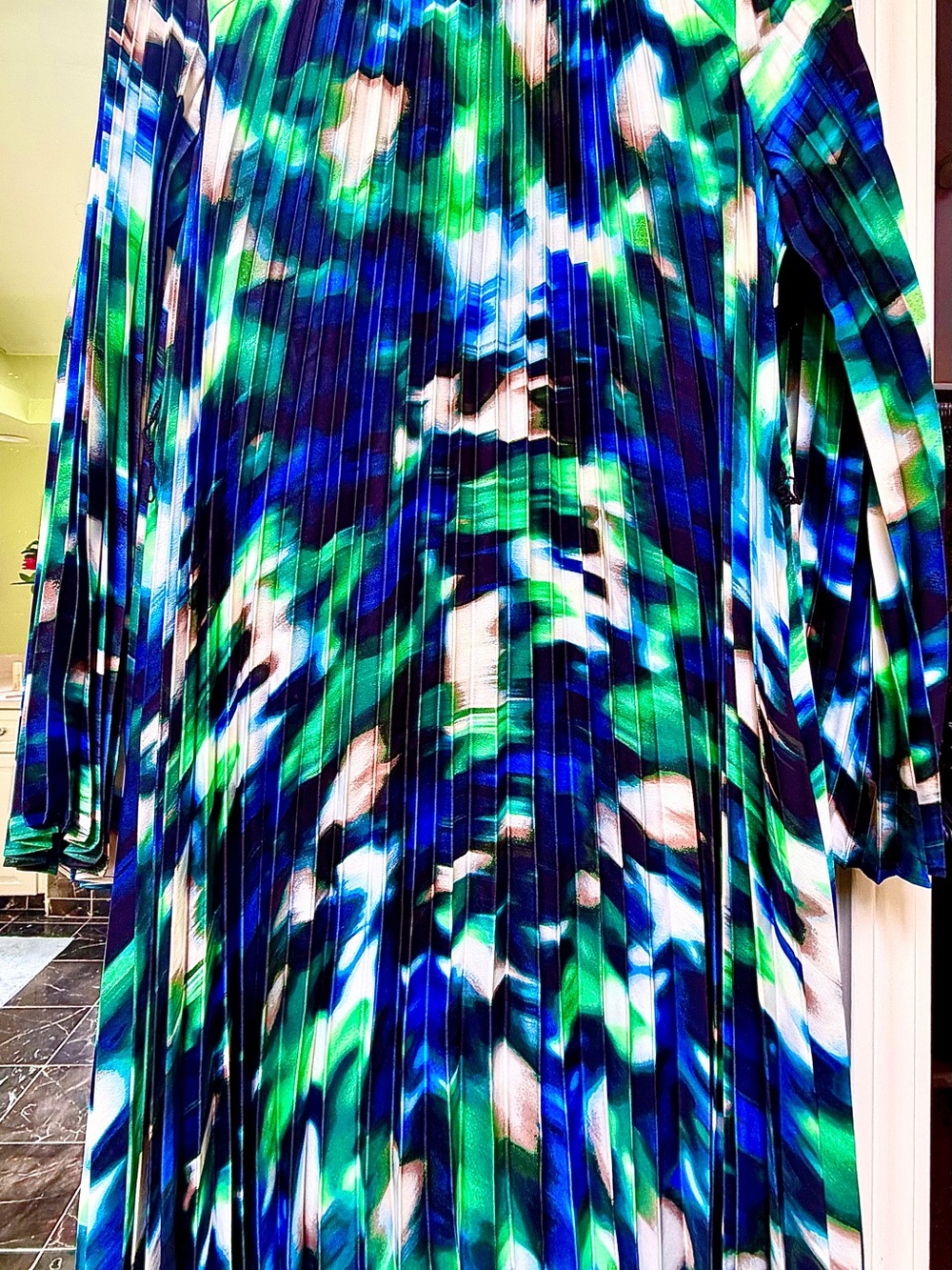 DKNY Blue & Green Abstract Pleated Long Sleeve Dress